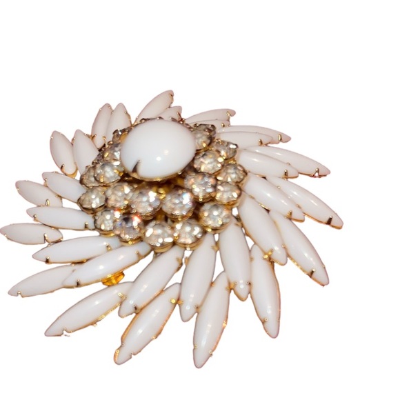 Judy Lee Navette White Milk Glass & Rhinestones Swirl Brooch w/set of earrings - Picture 16 of 17